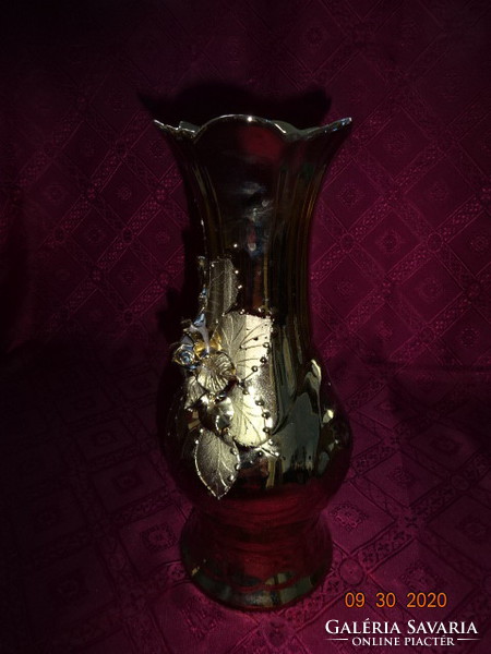 Romanian porcelain vase, rose pattern, gold coating. He has!