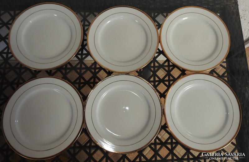 Aranyszegélyes 6 személyes fehér kínai tányérkészlet
