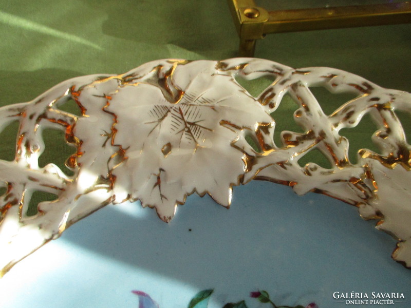 1800-as évekből Pirkenhammer porcelán dísztál.Múzeumi darab!