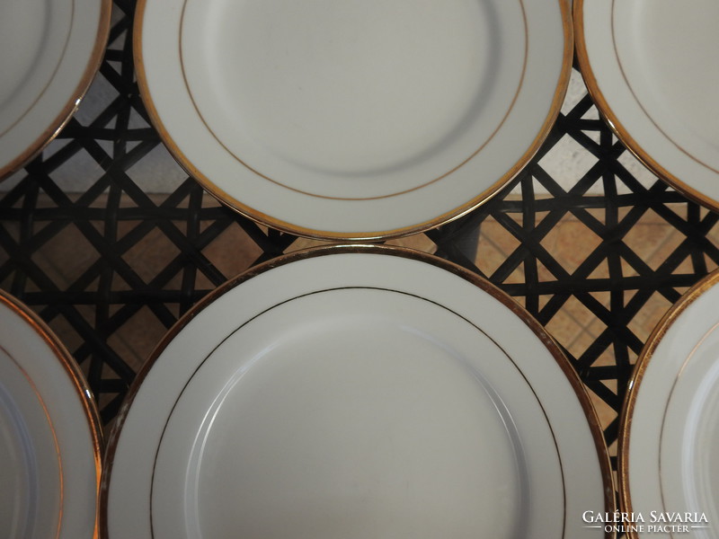 Aranyszegélyes 6 személyes fehér kínai tányérkészlet