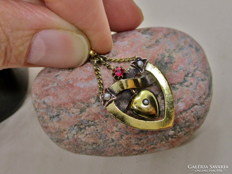 Special antique gold pendant, ruby and pearl sale!