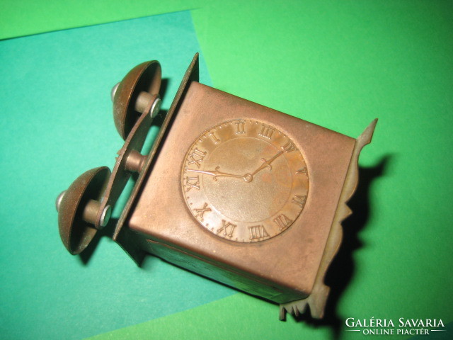 Csörgő óra miniatúra  ,rézből , szép kézimunka ,  5 x 6 cm