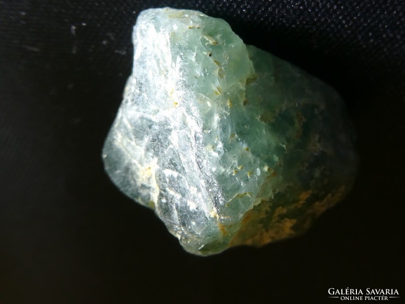 Természetes zöld Apatit / Fluorapatit nyers ásvány. 10,6 gramm. Ékszerhez vagy gyűjteménybe. 