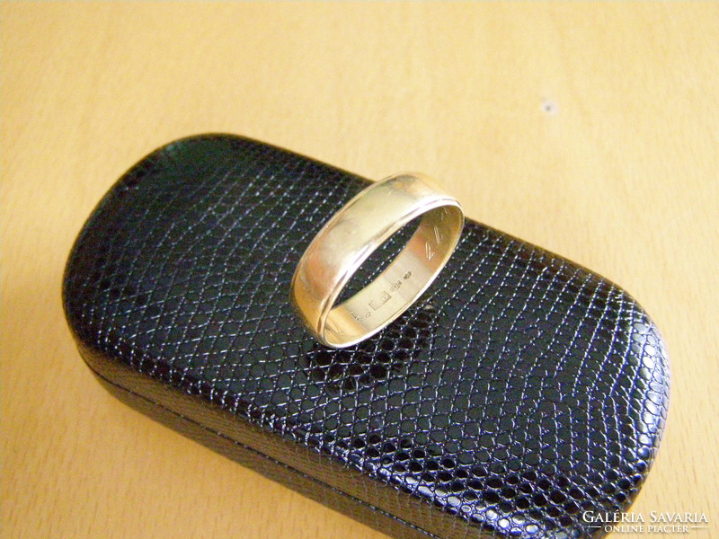 Gold men's wedding ring, 14 carats