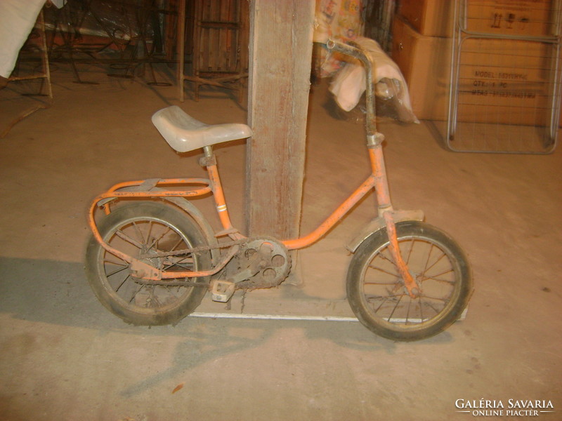 Retro children's bicycle, children's bicycle