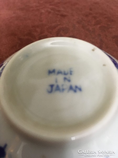 Meseszép 1960-as évekbeli japán csésze alátéttel