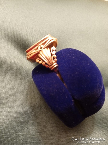 Men's onyx stone signet ring, gold