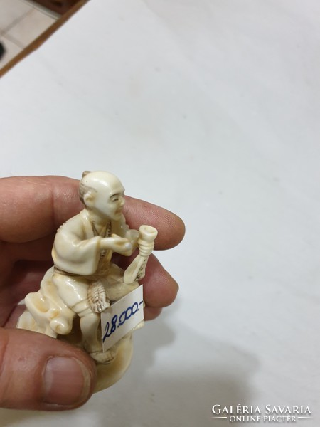 Régi kinai porcelán figura sérült 