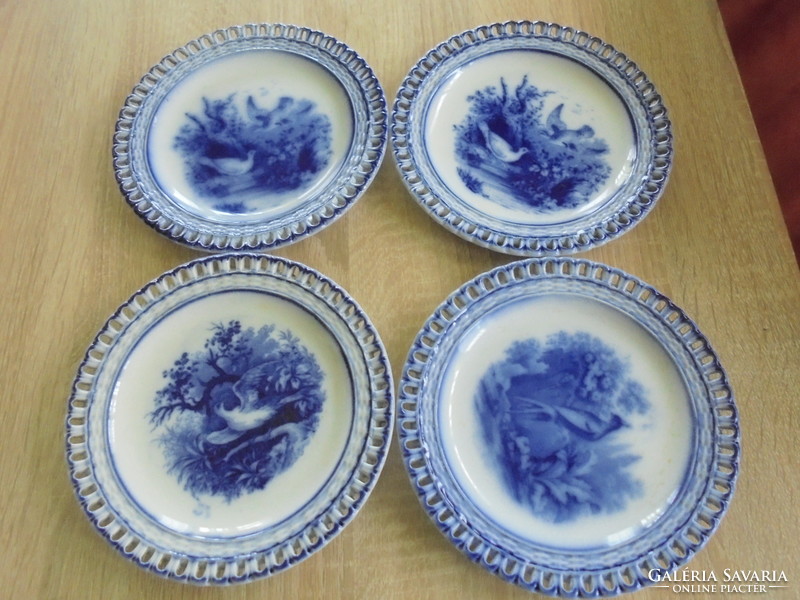 Áttört szélű kobaltkék Wachterbach porcelán tányérok