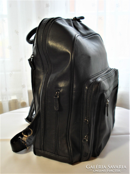 Cosmopolis black leather backpack