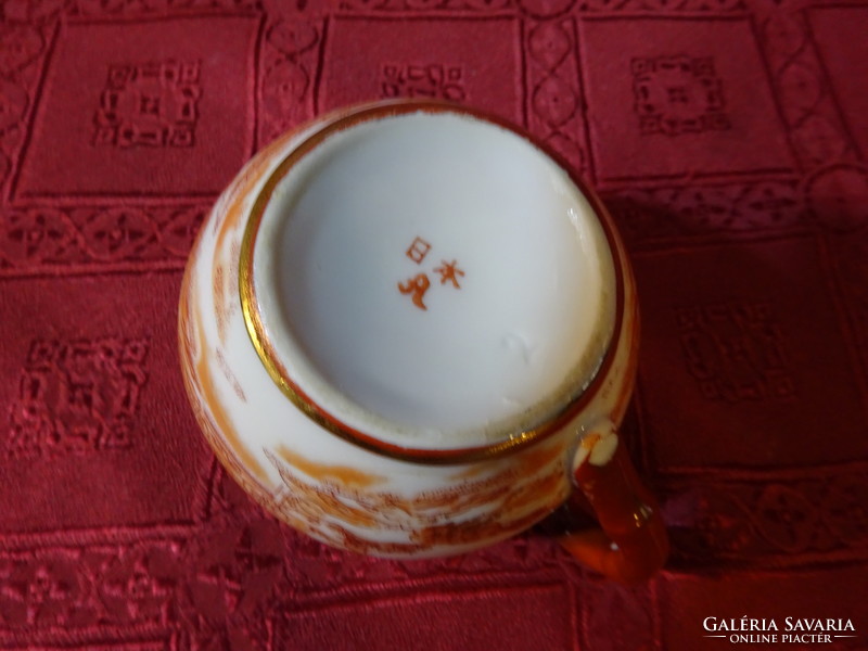 Japán porcelán tejkiöntő, magassága 6,5 cm. Vanneki!