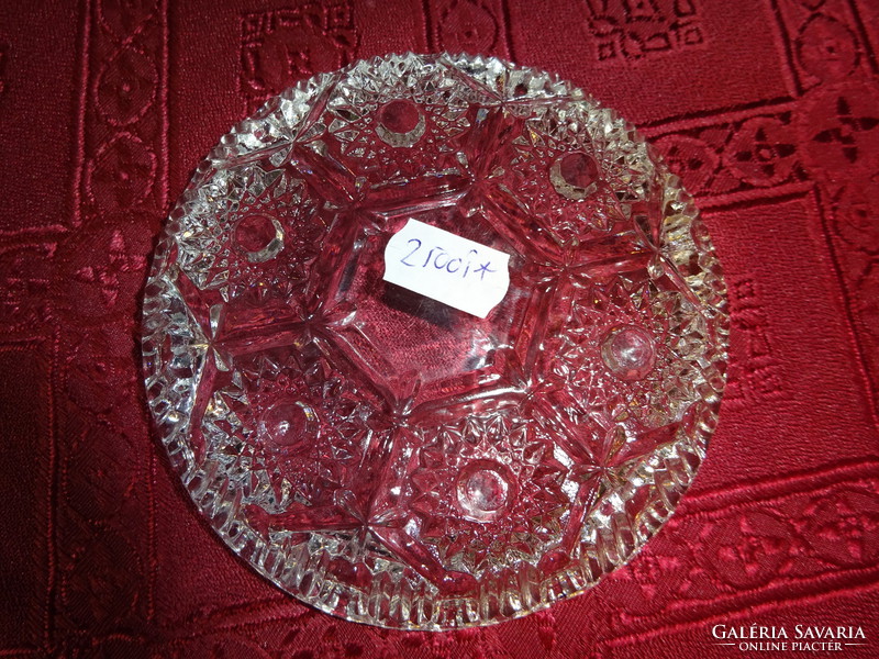 Glass bowl, center of the table, diameter 11 cm. He has!