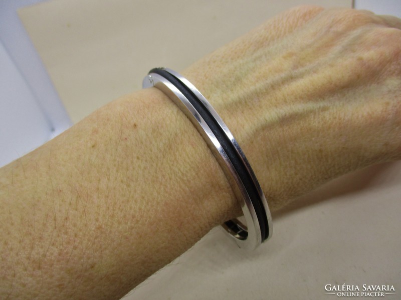 Special, elegant rubber silver unisex bracelet