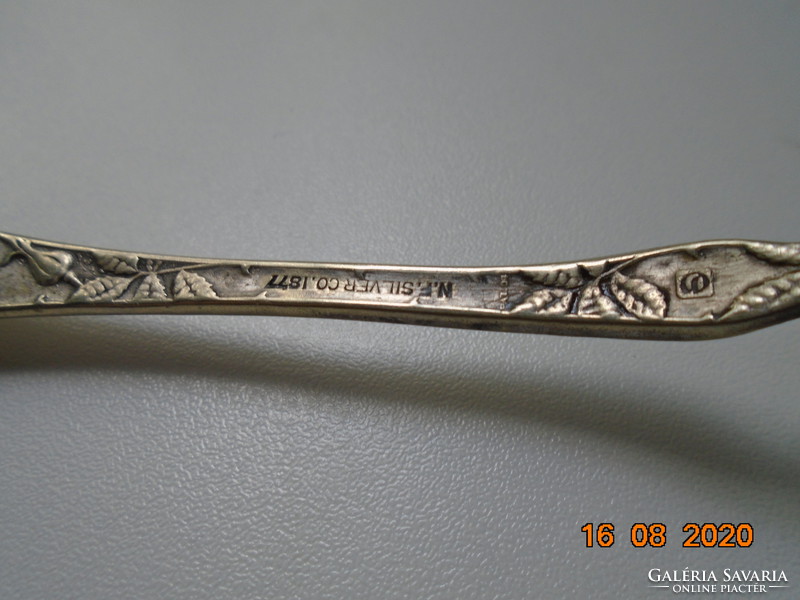 N.F. SILVERCO 1877 amerikai ezüstlemezes villa dombor vadrózsa mintával