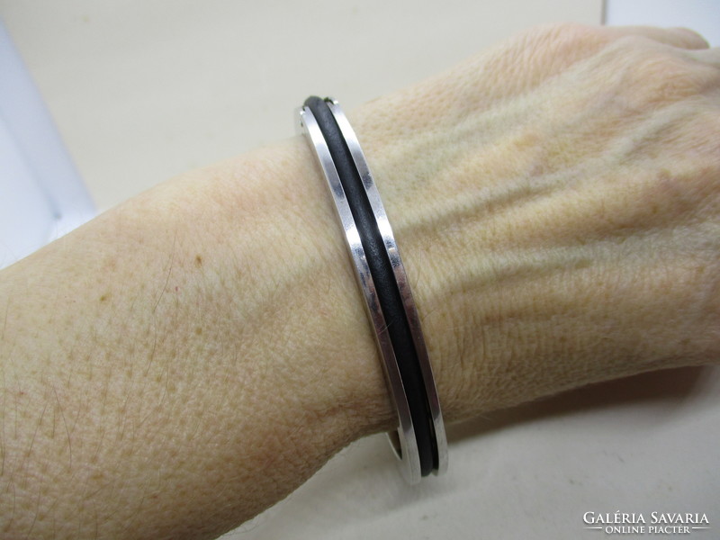 Special, elegant rubber silver unisex bracelet