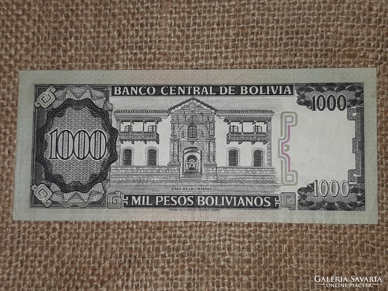 Bolivian 1000 pesos paper money