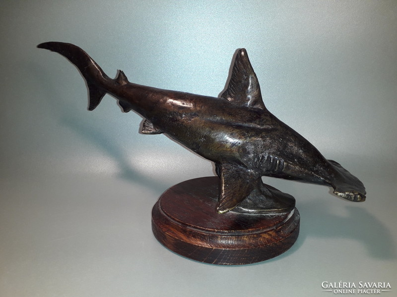 Large bronze shark fish hammerhead sculpture marked 30 cm