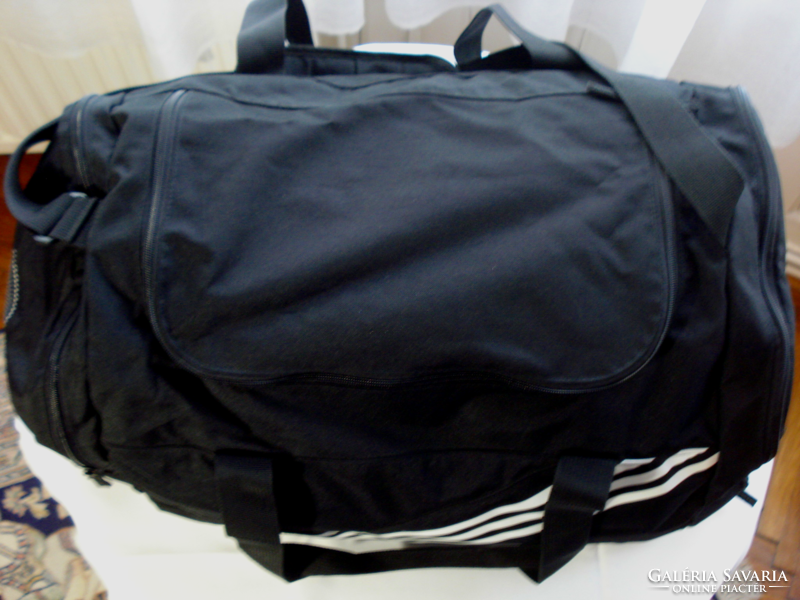 Adidas travel or sports bag in black pearl canvas that can be hung on the shoulder