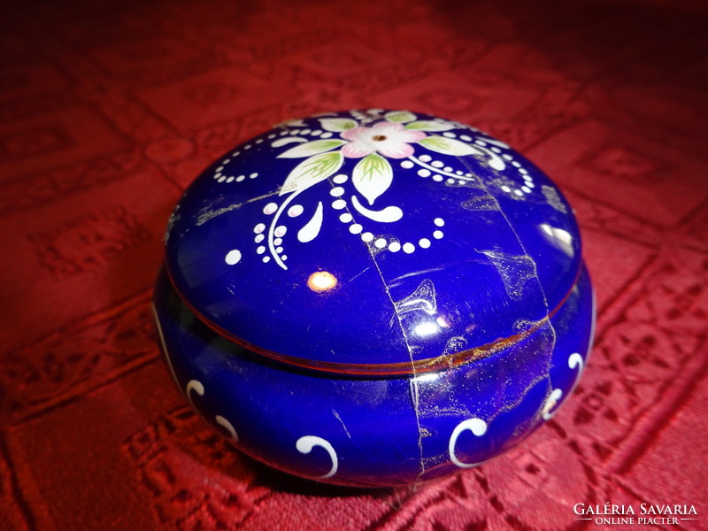 German porcelain, cobalt blue bonbonier, diameter 7.5 cm. He has!