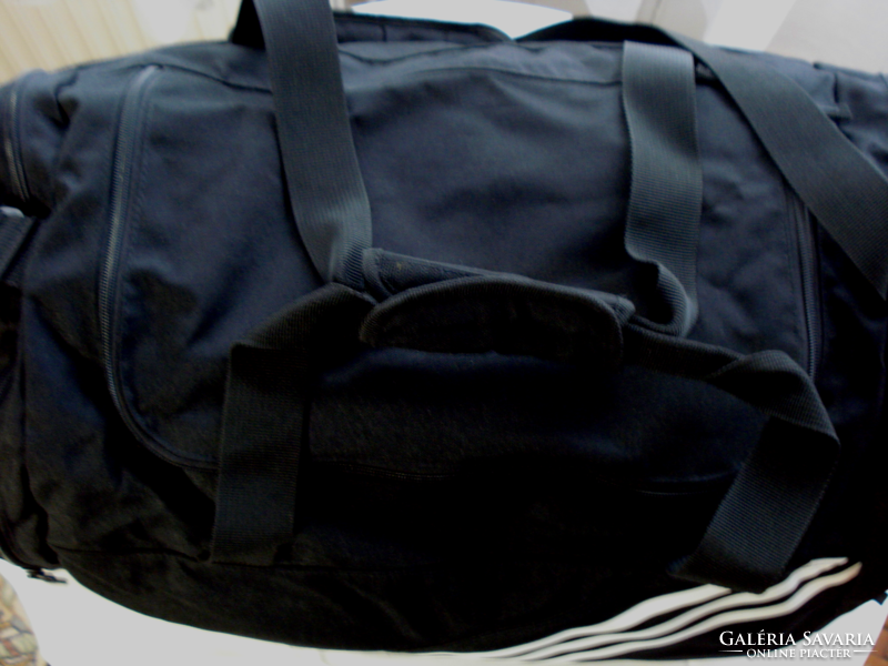 ADIDAS vállra is akasztható, fekete gyöngyvászon utazó vagy sport  táska