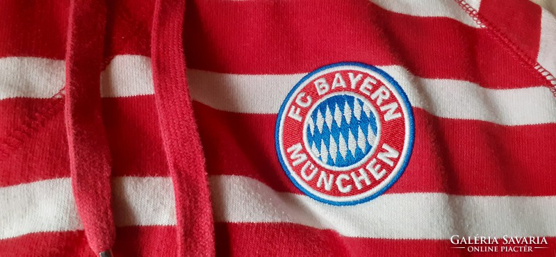 FC Bayern München kapucnis felső (német!!)