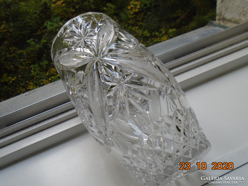 With rich diamond-cut elements, rosette and flower patterns, lead crystal vase