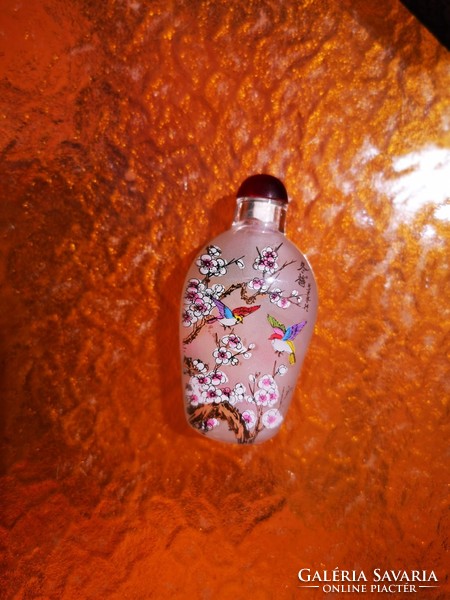 Chinese perfume bottle with miniature painting