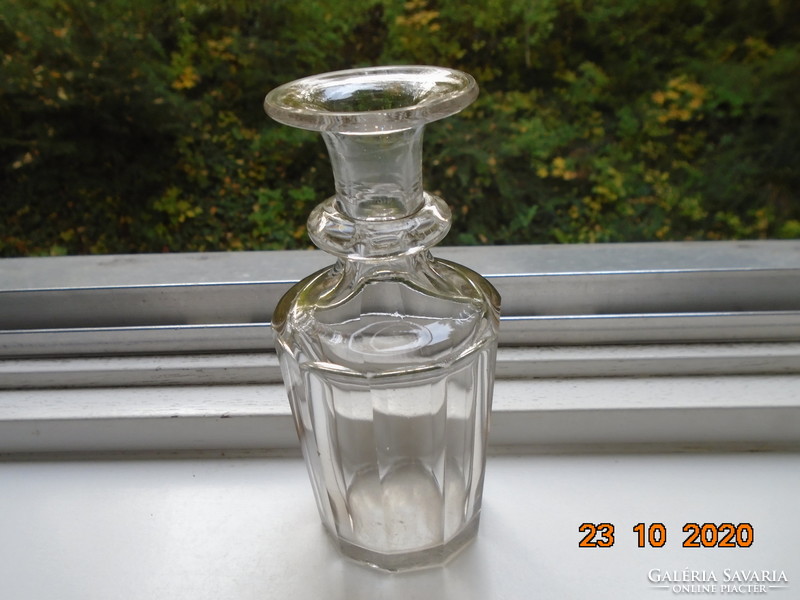 Biedermayer antik kézzel készült 10 lapra csiszolt  fújt üveg italos palack