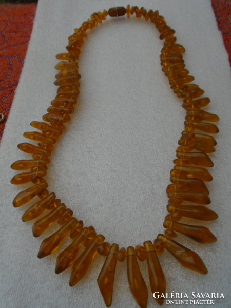 Very showy amber ?Or real antique chain with amber effect approx. 3 cm 1 eye