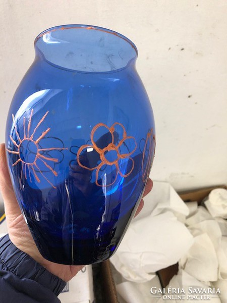 Régi üveg váza, 18 cm magasságú, hibátlan állapotban.