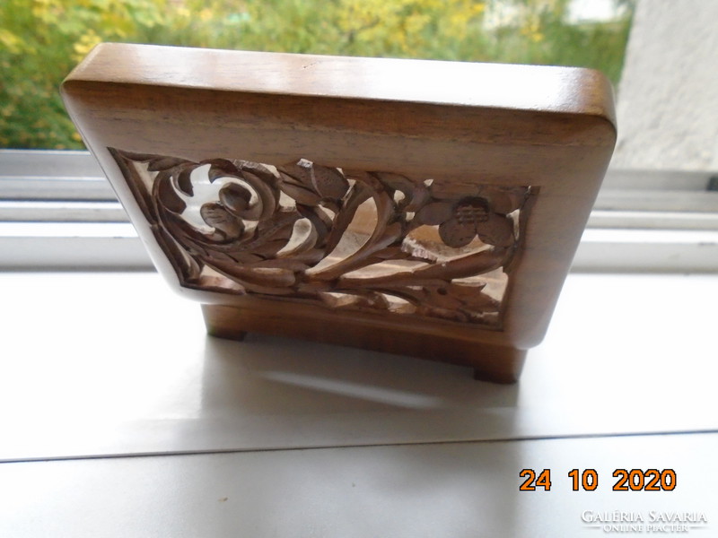 Polished walnut box with hand-carved openwork leaf flower pattern inlay