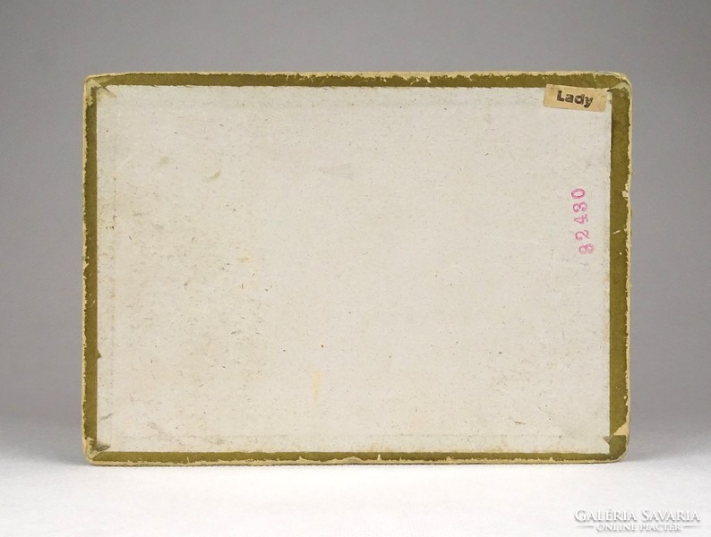 1C333 Antik kislányos bobonos papírdoboz 13 x 18 cm