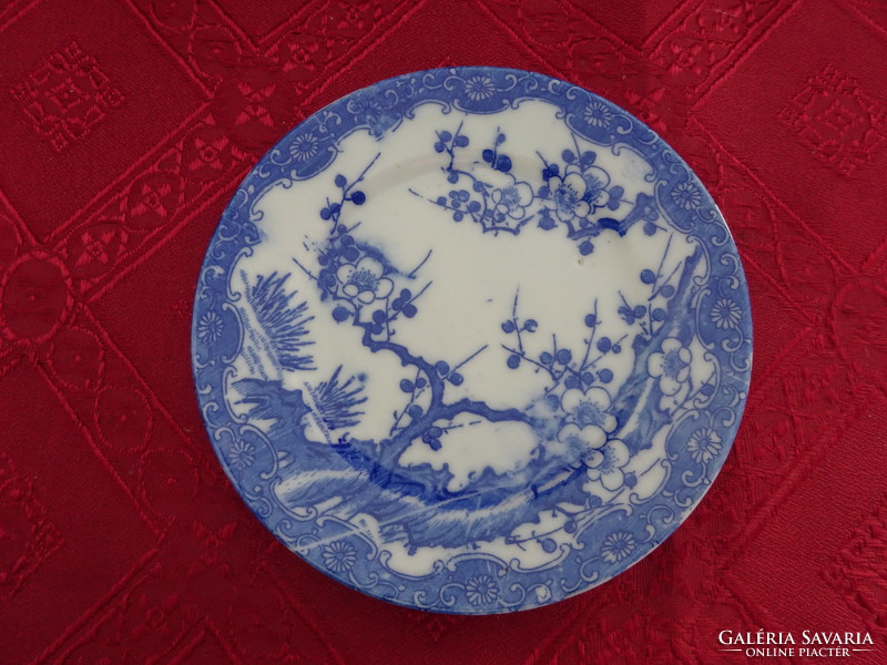 Japanese porcelain small plate, diameter 12.5 cm. He has!