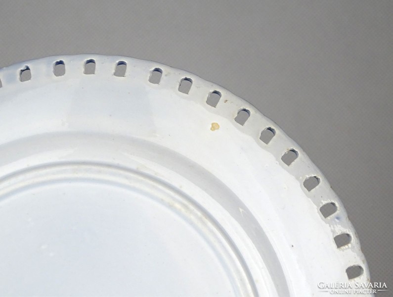 1C325 Antik jelzett kék-fehér áttört szélű porcelán dísztányér 17.5 cm