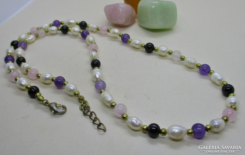 Beautiful vintage genuine pearl, garnet, amethyst and rose quartz necklace