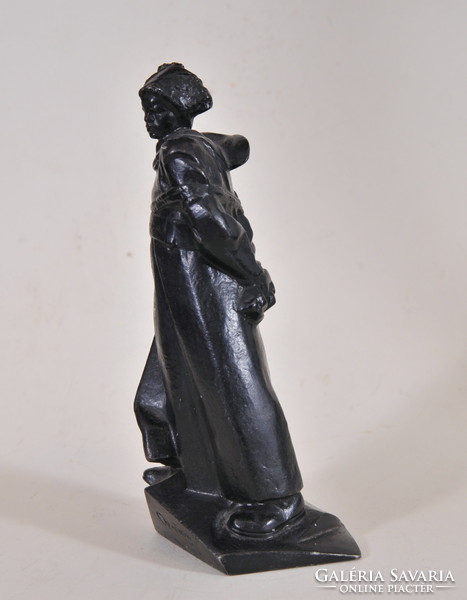 Golovnitsky-Alexandrov: Bronz figura, Orlyonok