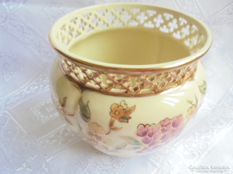 Zsolnay porcelain gilded bowl with openwork edges