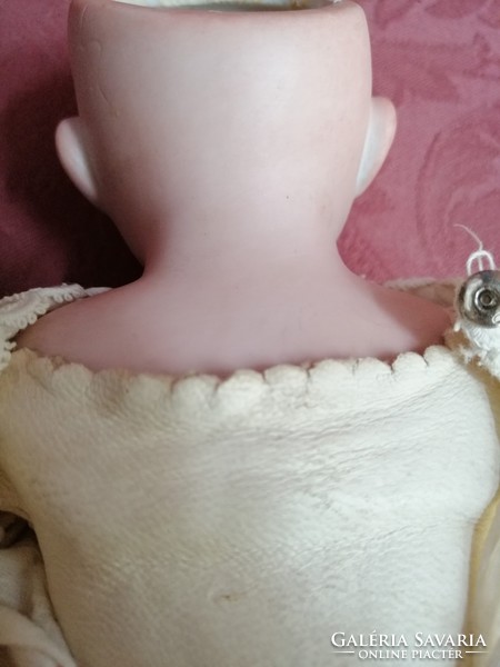 Antik porcelánfejű baba 