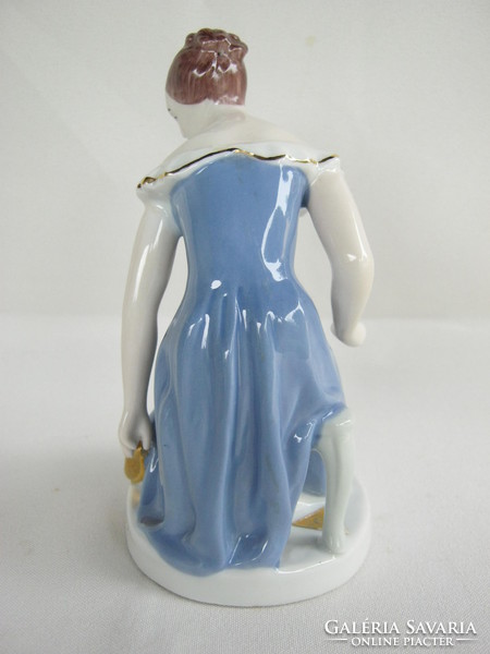 Royal Dux porcelán lány