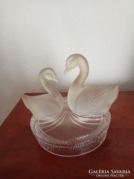 Glass sculpture of a pair of swans!!!