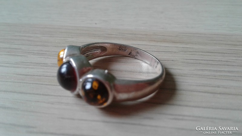 Beautiful silver ring with amber + gift box