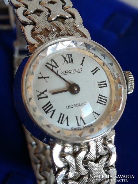 Swiss women's exactus 750 / 18 carat white gold wristwatch with mechanical mechanism.