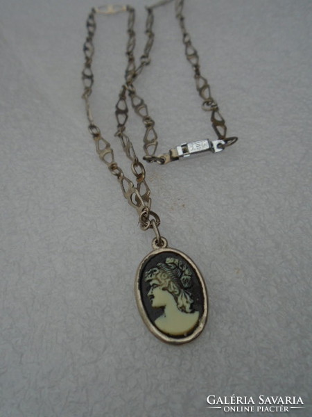 Cameo antique noble steel necklace from the 50s, which has never been used, the chain is 45 cm