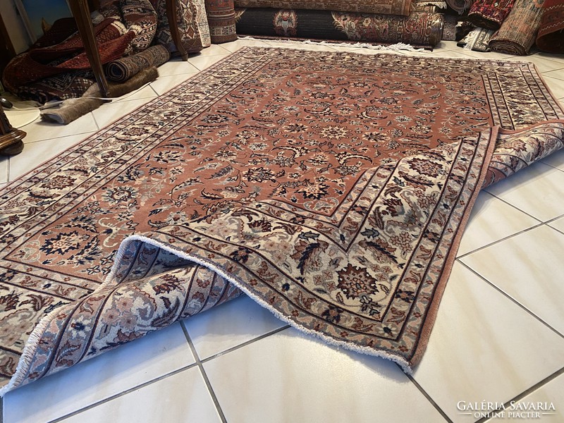 Hand-knotted tabriz Persian rug 170x240