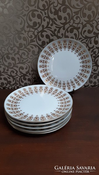 4006 - Hennenberg German porcelain dessert plate