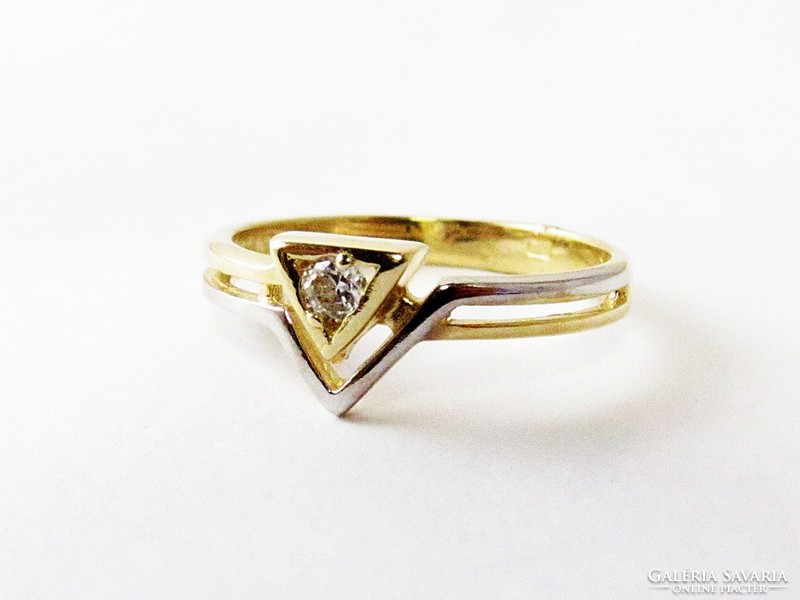 Arany női köves gyűrű (D25-Au70734)