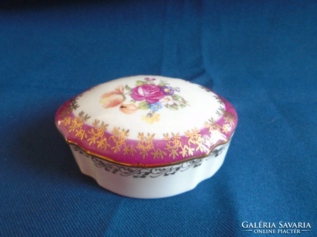 Szép régi német porcelán bonbonier jelzett