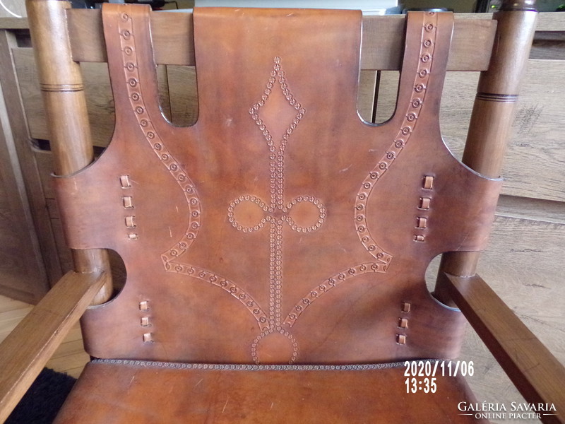 Cowhide armchairs and chairs - craftsman