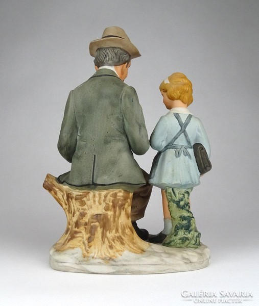 1C564 Kalapos úr és kislány jelzett porcelán szobor 20 cm