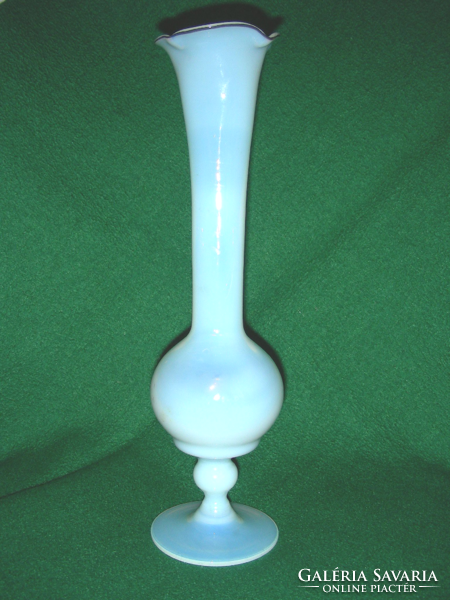 Opálüveg váza